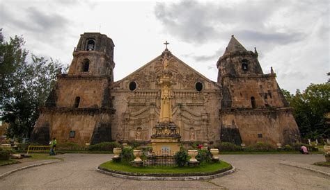 Sto. Tomas De Villanueva.